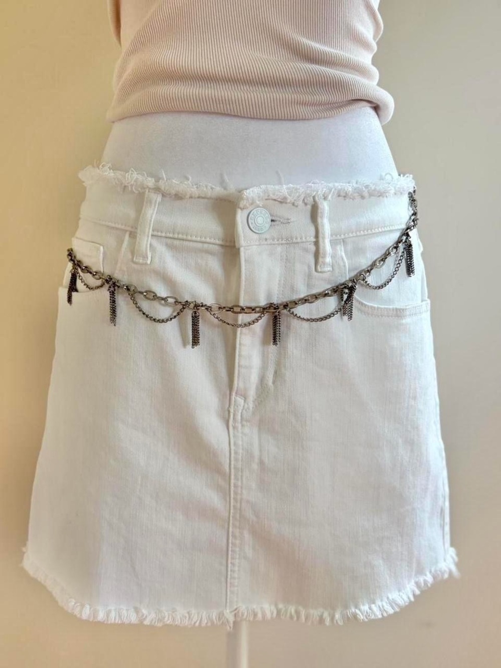 Y2K low rise white denim mini skirt frayed hem raw edge distressed Express 6 S